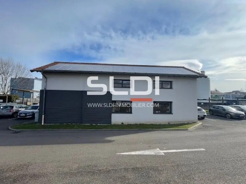 Office in Rillieux-la-Pape to rent Building Photo- Image 1 of 9