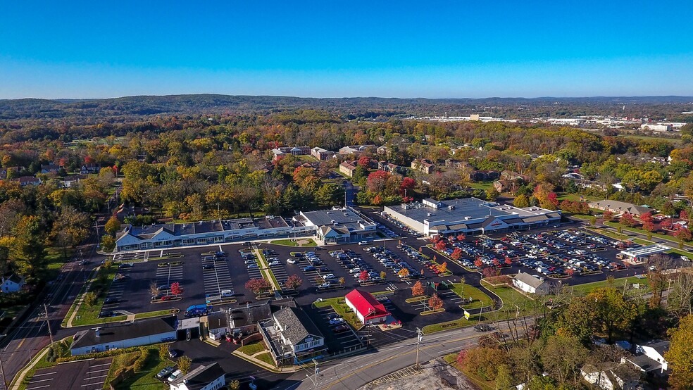 2800-2890 Audubon Village Dr, Norristown, PA for rent - Building Photo - Image 1 of 10