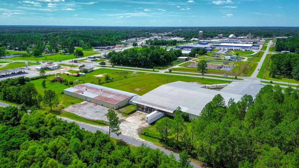 7692 Meadowlake Pkwy, Swainsboro, GA for rent - Building Photo - Image 3 of 18