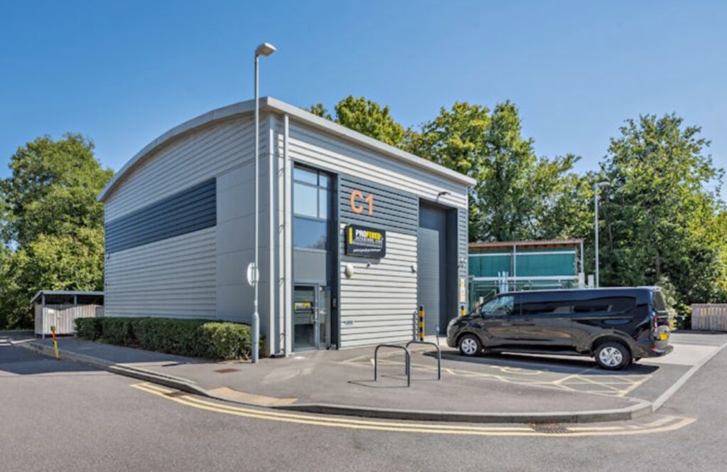 Station Rd, Reading for sale Primary Photo- Image 1 of 1