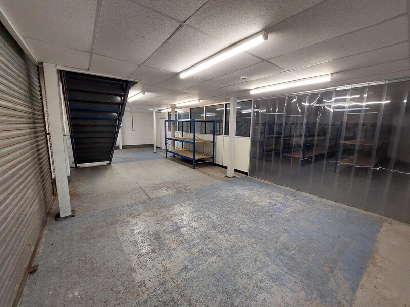 Avening Rd, Nailsworth to rent Interior Photo- Image 1 of 2