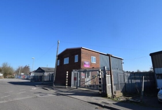 18 Butts Pond Industrial Estate, Sturminster Newton for sale Building Photo- Image 1 of 1
