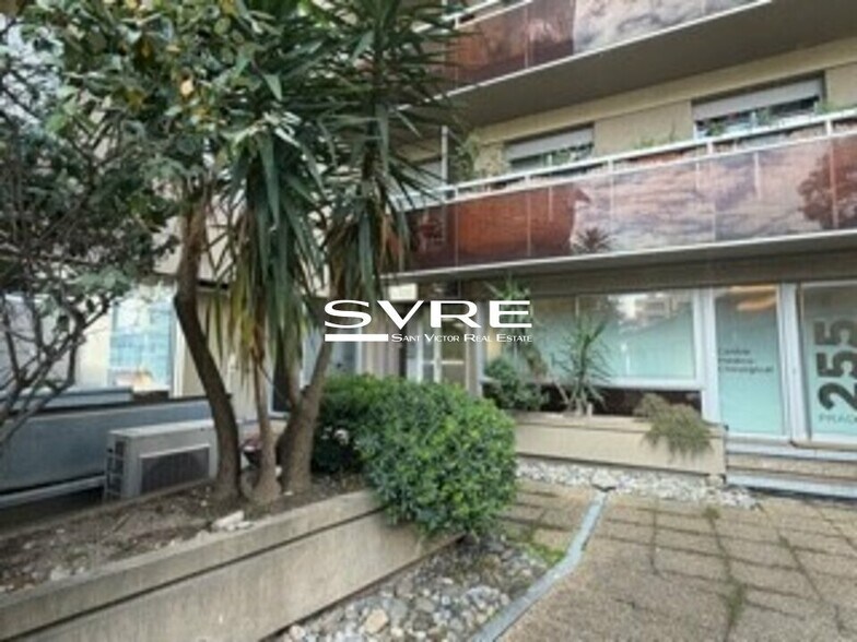 Office in Marseille to rent - Building Photo - Image 2 of 6