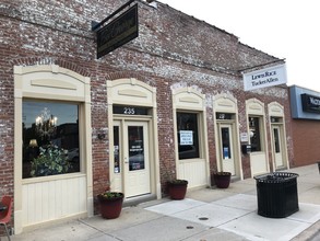 235-239 N Main St, Edwardsville, IL for sale Building Photo- Image 1 of 1