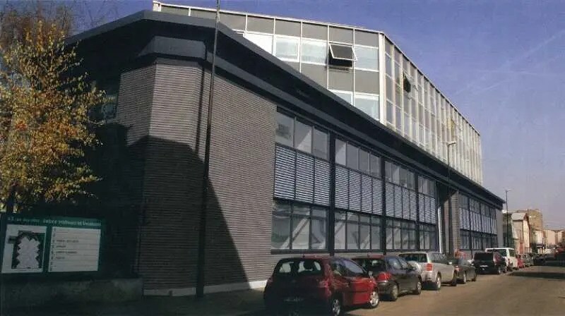 Location Local d'activités 470 m² - Photo 1
