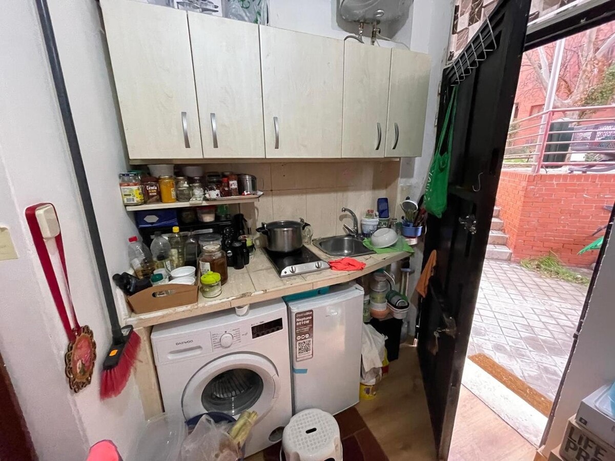 Madrid, MAD 28047 - Unit Puerta 01 -  - Interior Photo - Image 2 of 9