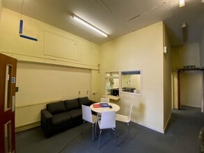 40-42 Hanbury Rd, Bargoed to rent Interior Photo- Image 1 of 7