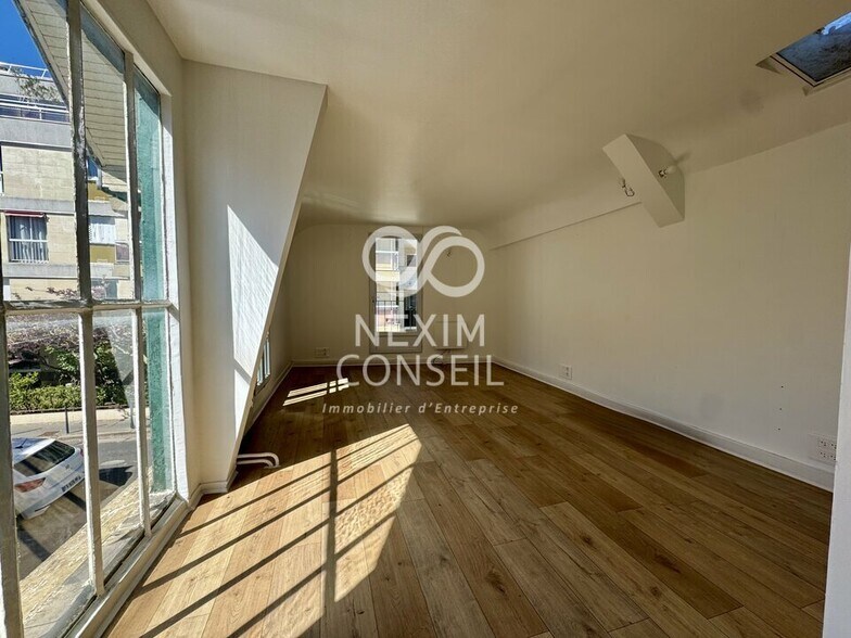Office in Asnières-sur-Seine to rent - Interior Photo - Image 2 of 10