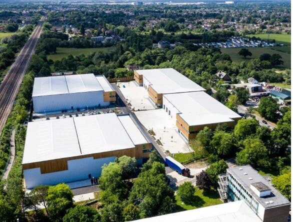 Cross Oak Ln, Redhill to rent Building Photo- Image 1 of 6