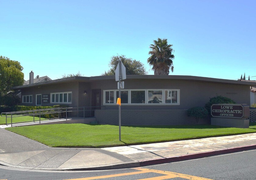 243 N Sherman Ave, Manteca, CA for sale - Primary Photo - Image 1 of 8