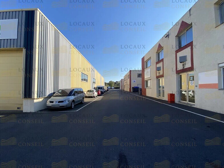 Light Industrial in Bezons to rent - Building Photo - Image 3 of 4