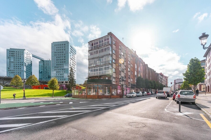 Mar, del, 64, Oviedo, Asturias for sale - Building Photo - Image 2 of 31