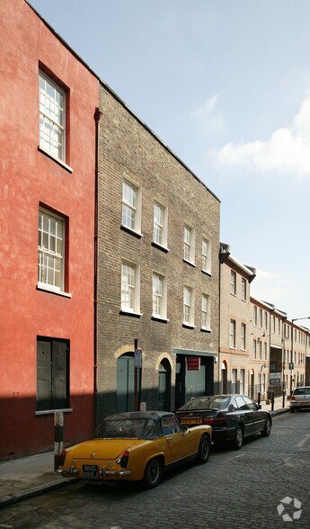 9 Heneage St, London to rent - Building Photo - Image 2 of 6