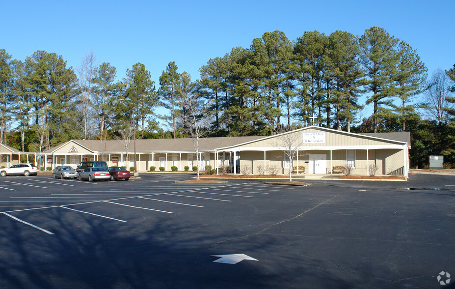 4650 Flat Shoals Rd, Union City, GA for sale - Building Photo - Image 1 of 1