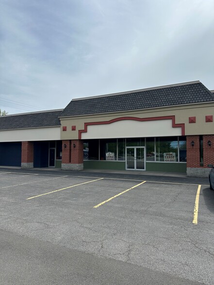 5879-5891 S Transit Rd, Lockport, NY for rent - Building Photo - Image 2 of 18