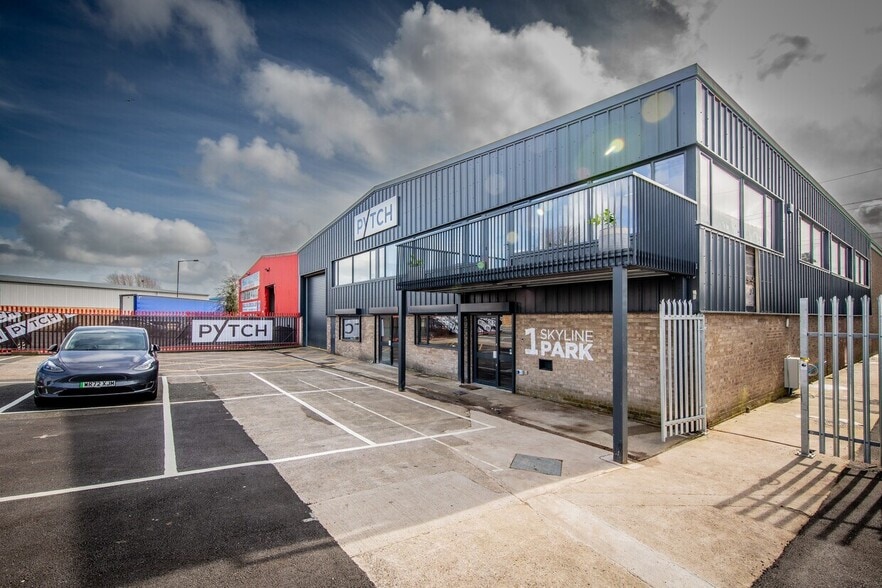 Skyline Park, Bristol to rent - Building Photo - Image 3 of 6