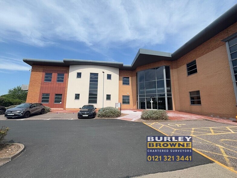 Birmingham Rd, Lichfield to rent - Building Photo - Image 1 of 15