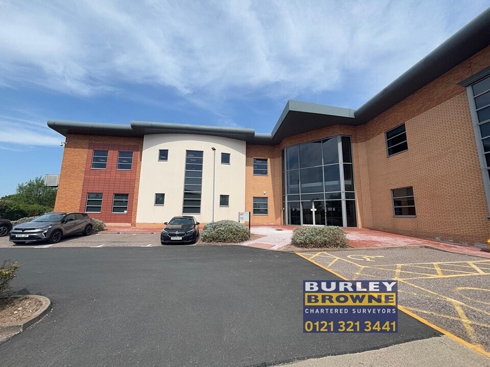 Birmingham Rd, Lichfield to rent Building Photo- Image 1 of 16