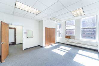 29 E Madison St, Chicago, IL to rent Interior Photo- Image 2 of 3