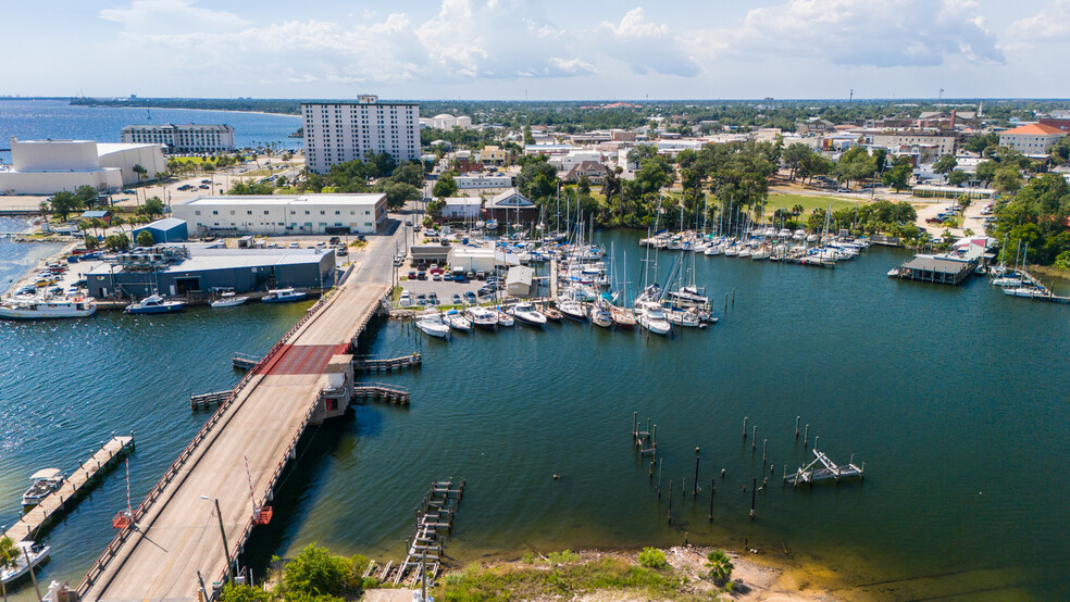 239 E Beach Dr, Panama City, FL for sale - Building Photo - Image 3 of 24