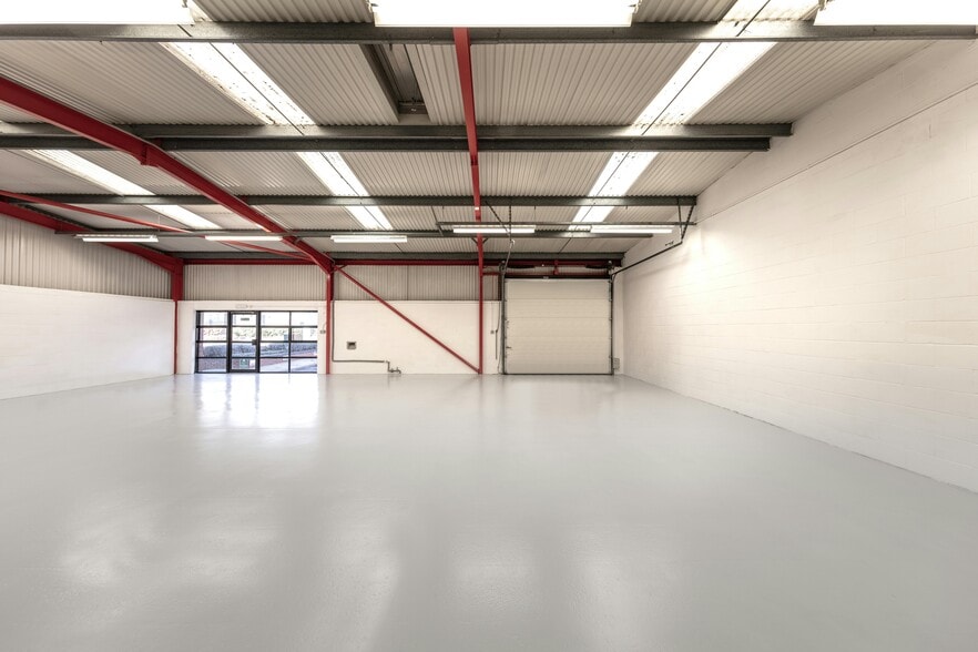 267 Argyll Av, Slough to rent - Interior Photo - Image 3 of 11