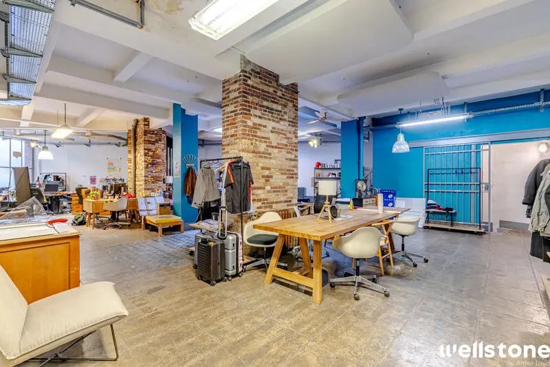 Location Bureaux 609 m² - Photo 1