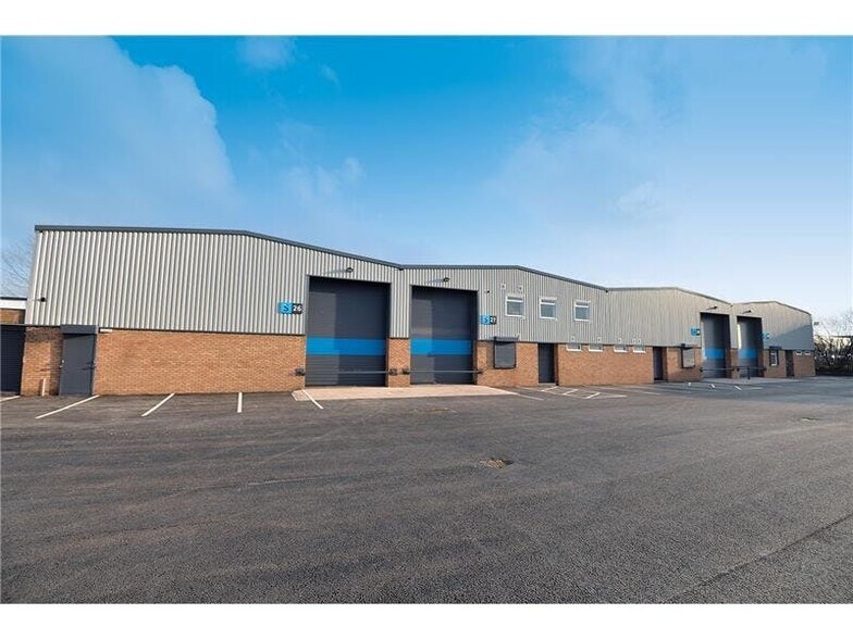 Caledonia Way, Manchester to rent - Building Photo - Image 3 of 5