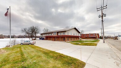 26 1st Ave SE, New London, MN for sale Primary Photo- Image 1 of 1