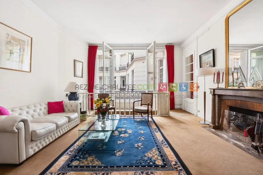 Build-to-Rent in Paris for sale - Interior Photo - Image 2 of 11