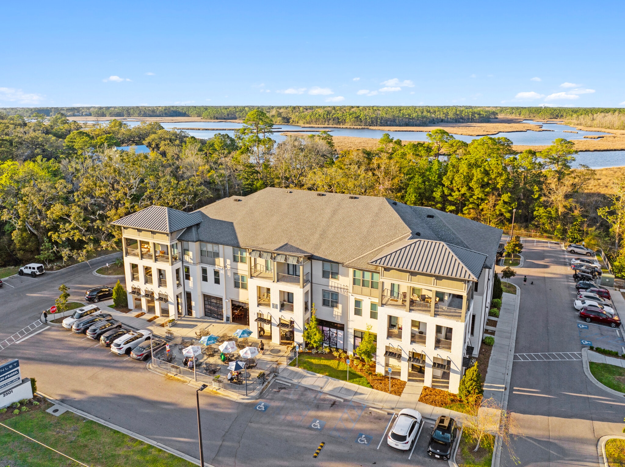 2501 Bienville Blvd, Ocean Springs, MS for sale Primary Photo- Image 1 of 8