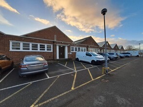 16-21 Tewin Rd, Welwyn Garden City for rent Building Photo- Image 1 of 5