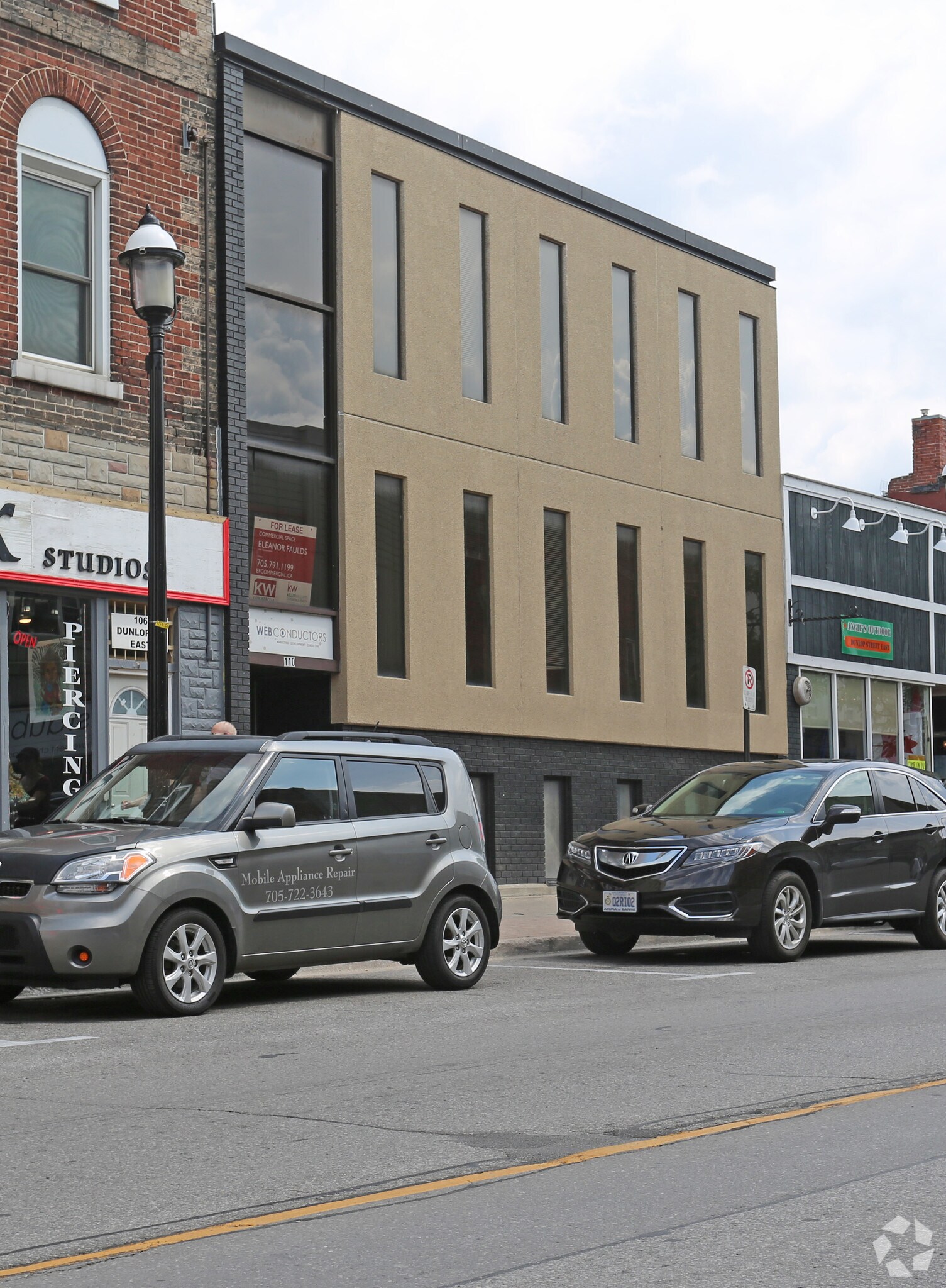 110 Dunlop St E, Barrie, ON for sale Primary Photo- Image 1 of 1