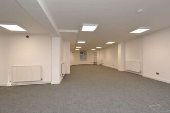 76 George St, Edinburgh for rent Interior Photo- Image 2 of 3