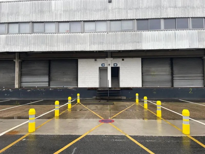 Office in Aulnay-sous-Bois to rent Building Photo- Image 1 of 80