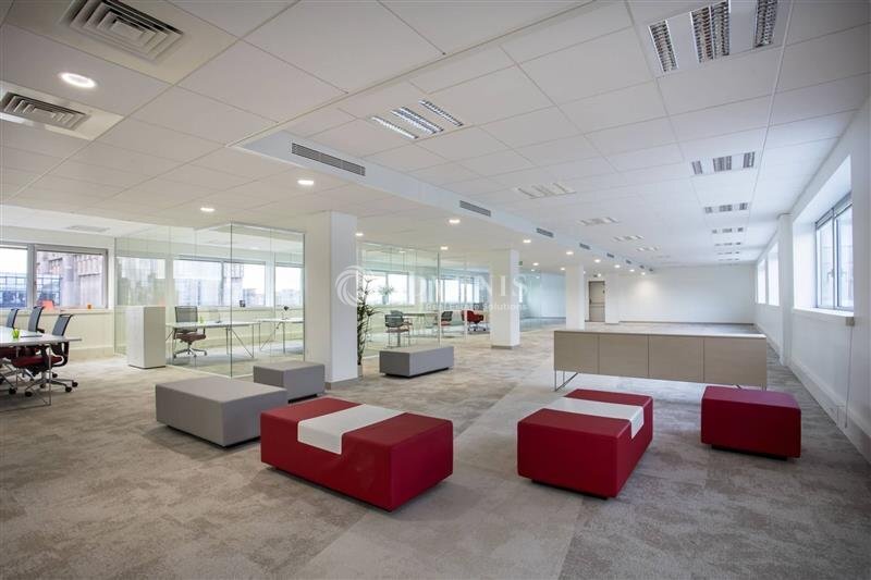 Office in Noisy-le-Grand to rent - Interior Photo - Image 1 of 12