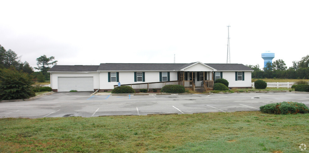 1323 W Main St, Lexington, SC for rent - Primary Photo - Image 1 of 2