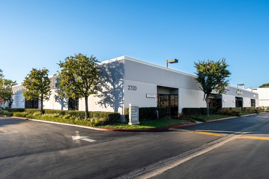 2730 S Harbor Blvd, Santa Ana, CA for rent - Building Photo - Image 2 of 14