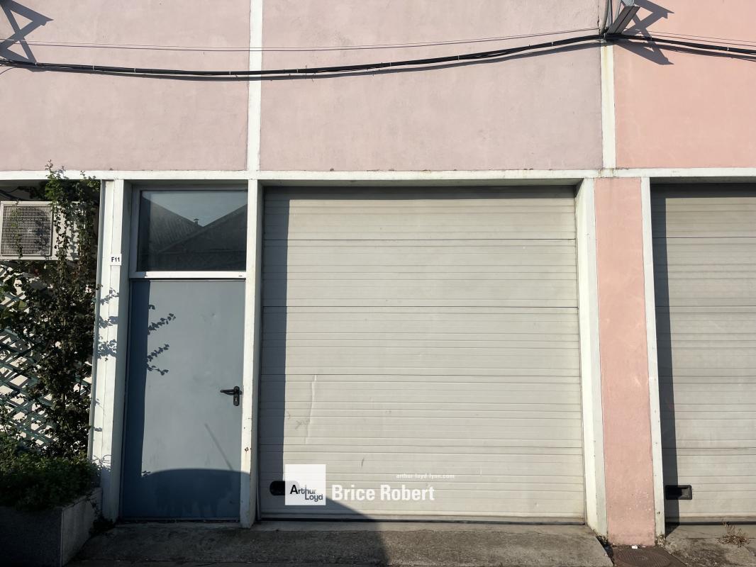 Light Industrial in Venissieux to rent Building Photo- Image 1 of 6
