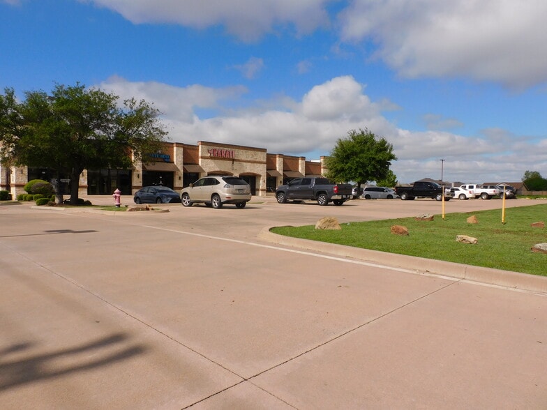 2650 SW Wilshire Blvd, Burleson, TX for rent - Building Photo - Image 3 of 3