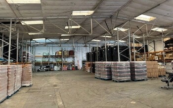 Collier Row Rd, Romford to rent Interior Photo- Image 1 of 2