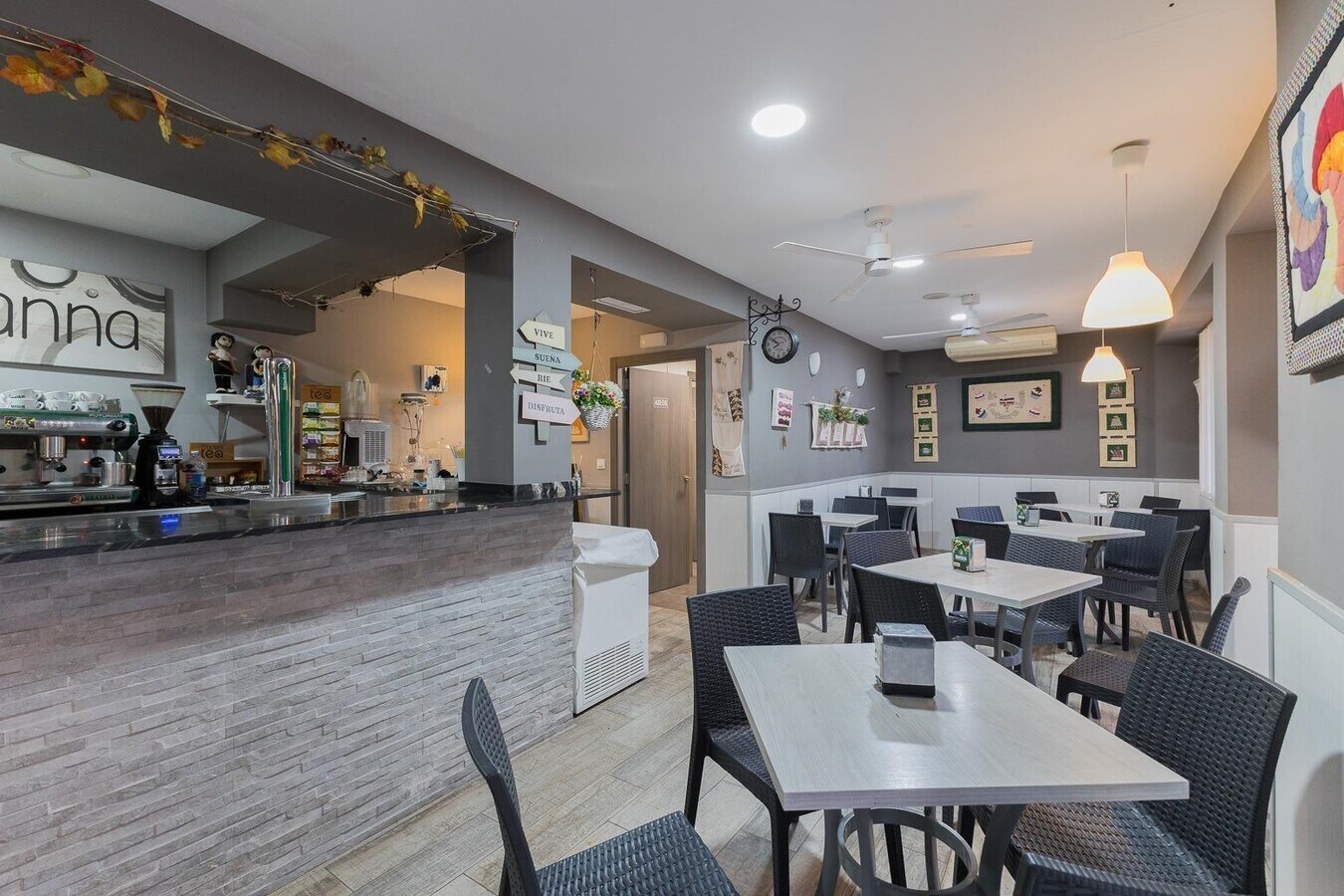Mislata, VAL 46920 - Unit 2 - - Interior Photo - Image 1 of 25