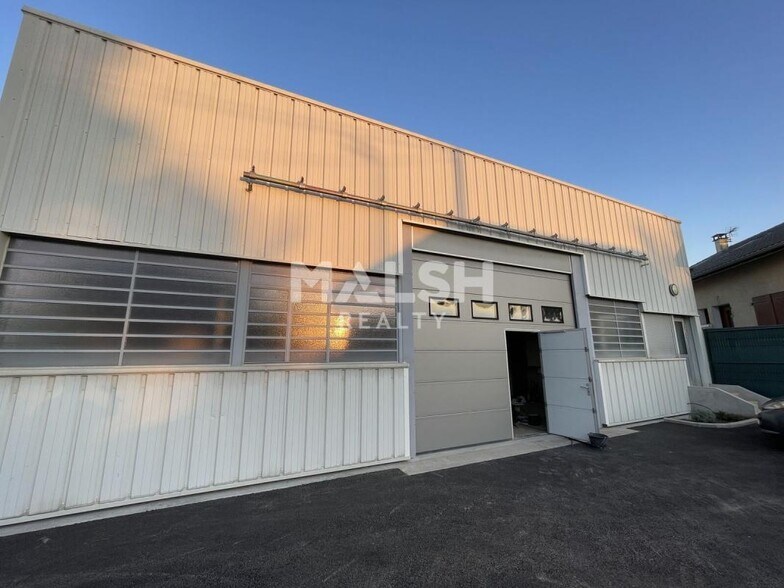 Light Industrial in Villeurbanne to rent - Building Photo - Image 2 of 10