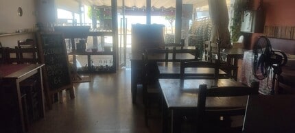 Retail in Cubelles, Barcelona to rent Interior Photo- Image 2 of 11