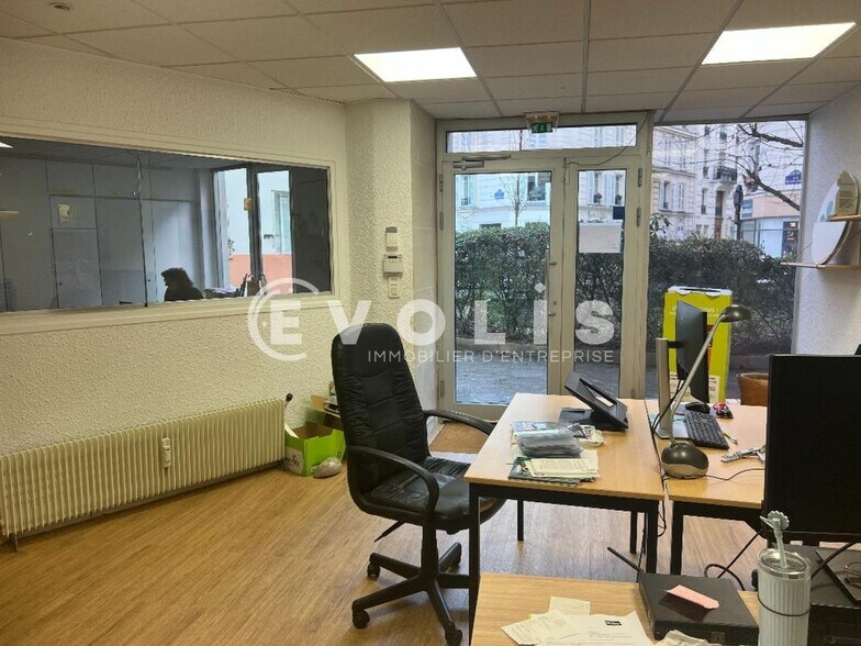 Office in Paris for sale - Interior Photo - Image 2 of 7