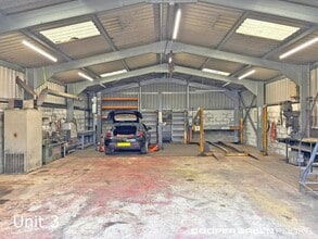 Astley, Shawbury to rent Interior Photo- Image 2 of 3