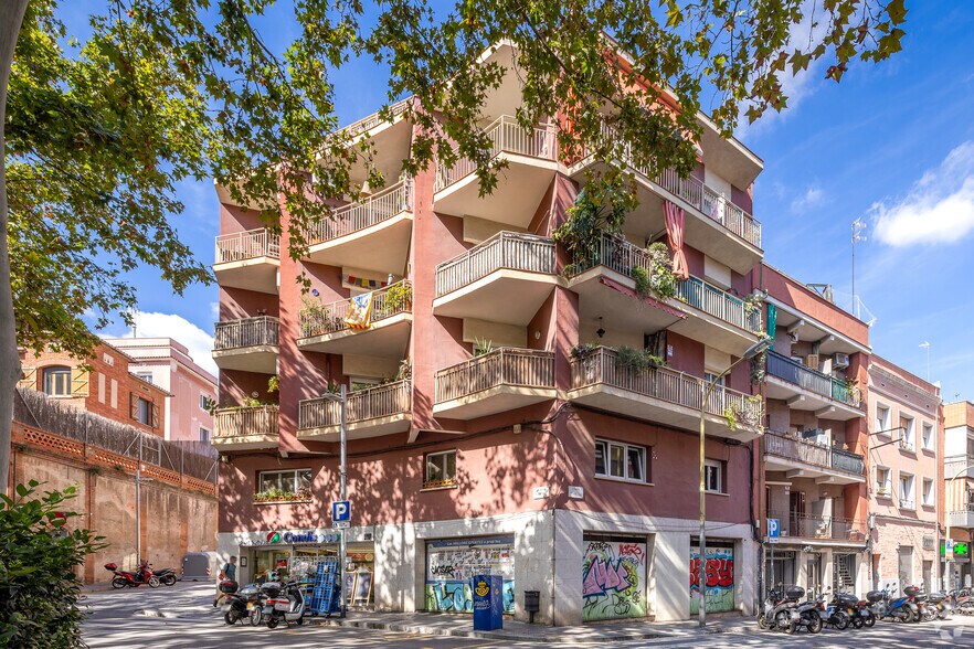 Build-to-Rent in Barcelona, Barcelona for sale - Primary Photo - Image 1 of 4