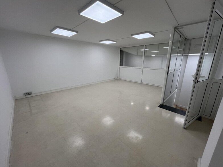 Retail in Esparreguera, Barcelona to rent - Interior Photo - Image 3 of 18
