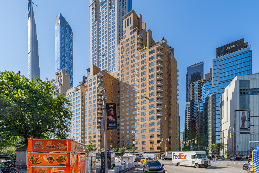 240 Central Park S, New York, NY for rent - Primary Photo - Image 1 of 6