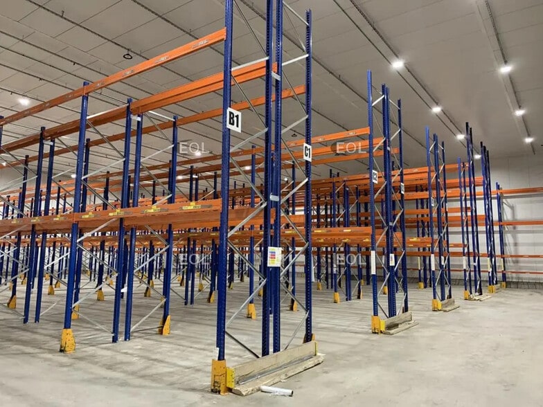 Industrial in Chilly-Mazarin to rent - Interior Photo - Image 3 of 6