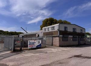 Watercombe Ln, Yeovil to rent Building Photo- Image 1 of 5